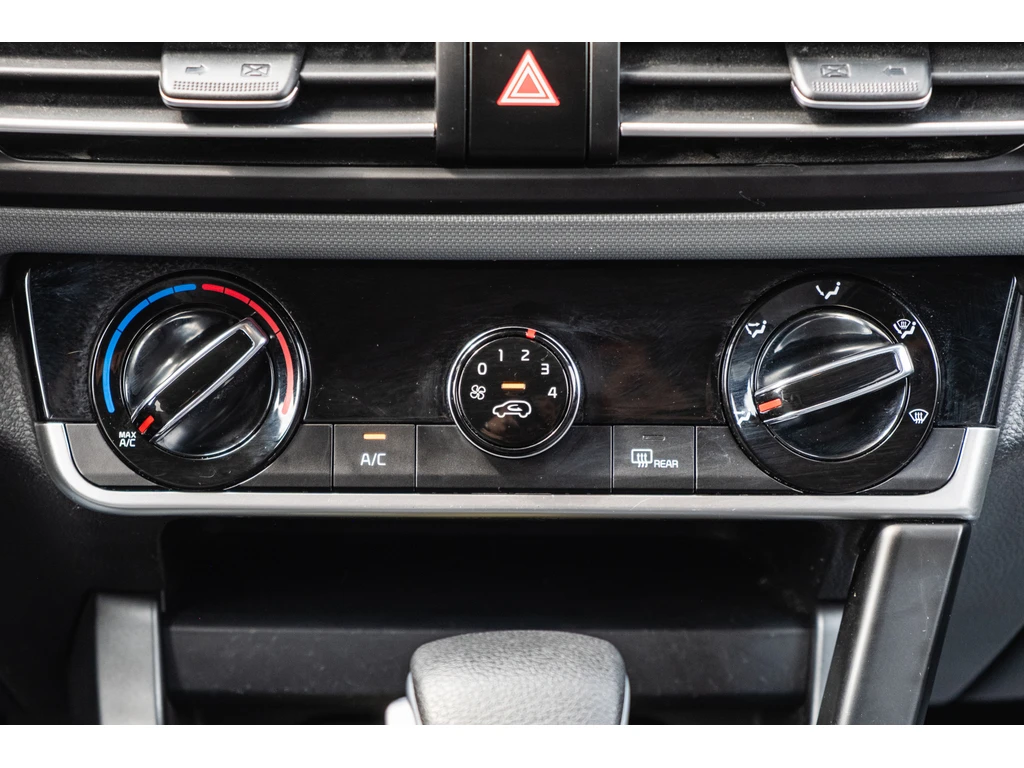 Kia Seltos LX AWD, снимка 9 - Автомобили и джипове - 54162003