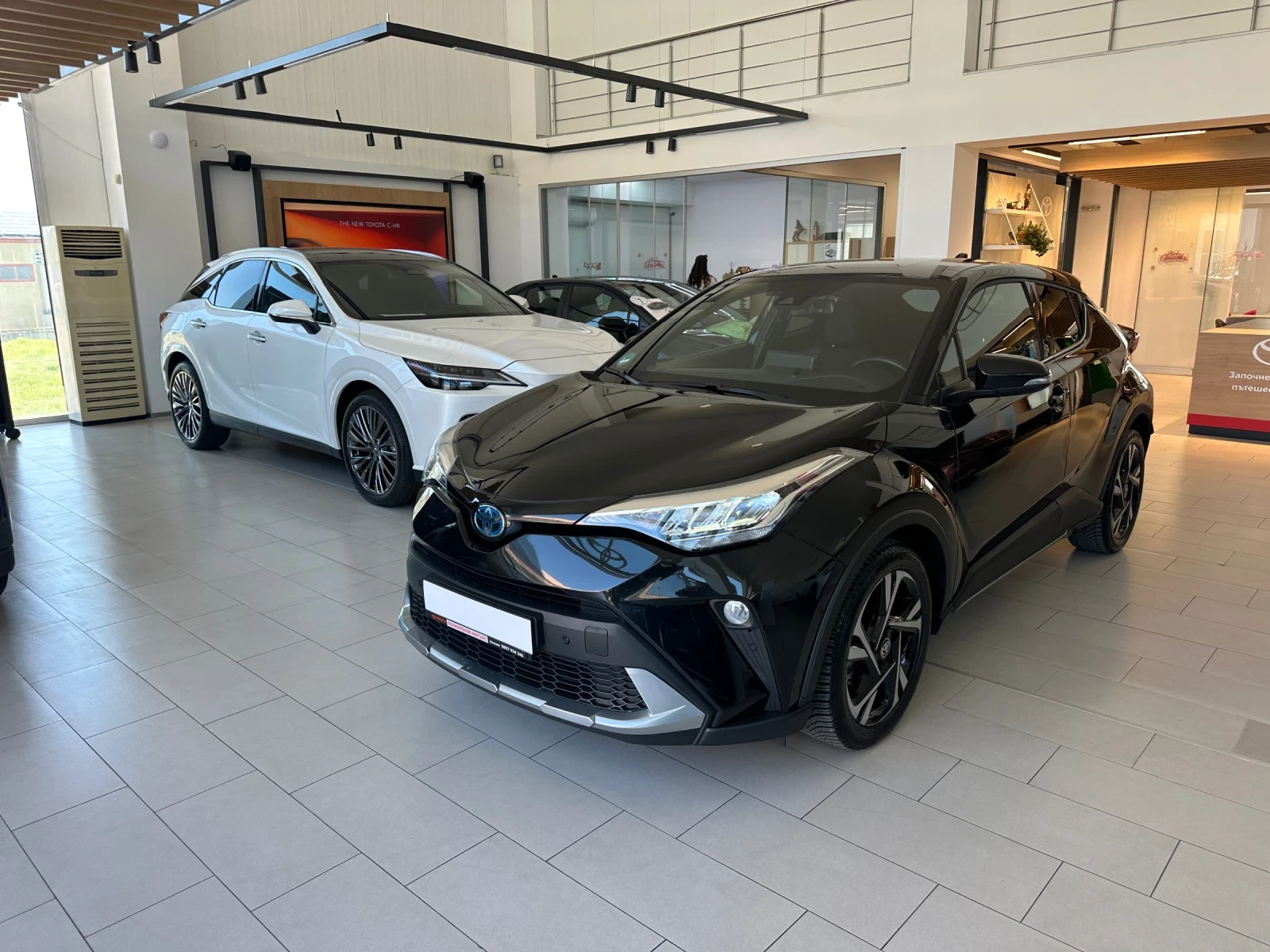 Toyota C-HR Club, снимка 2 - Автомобили и джипове - 54303972