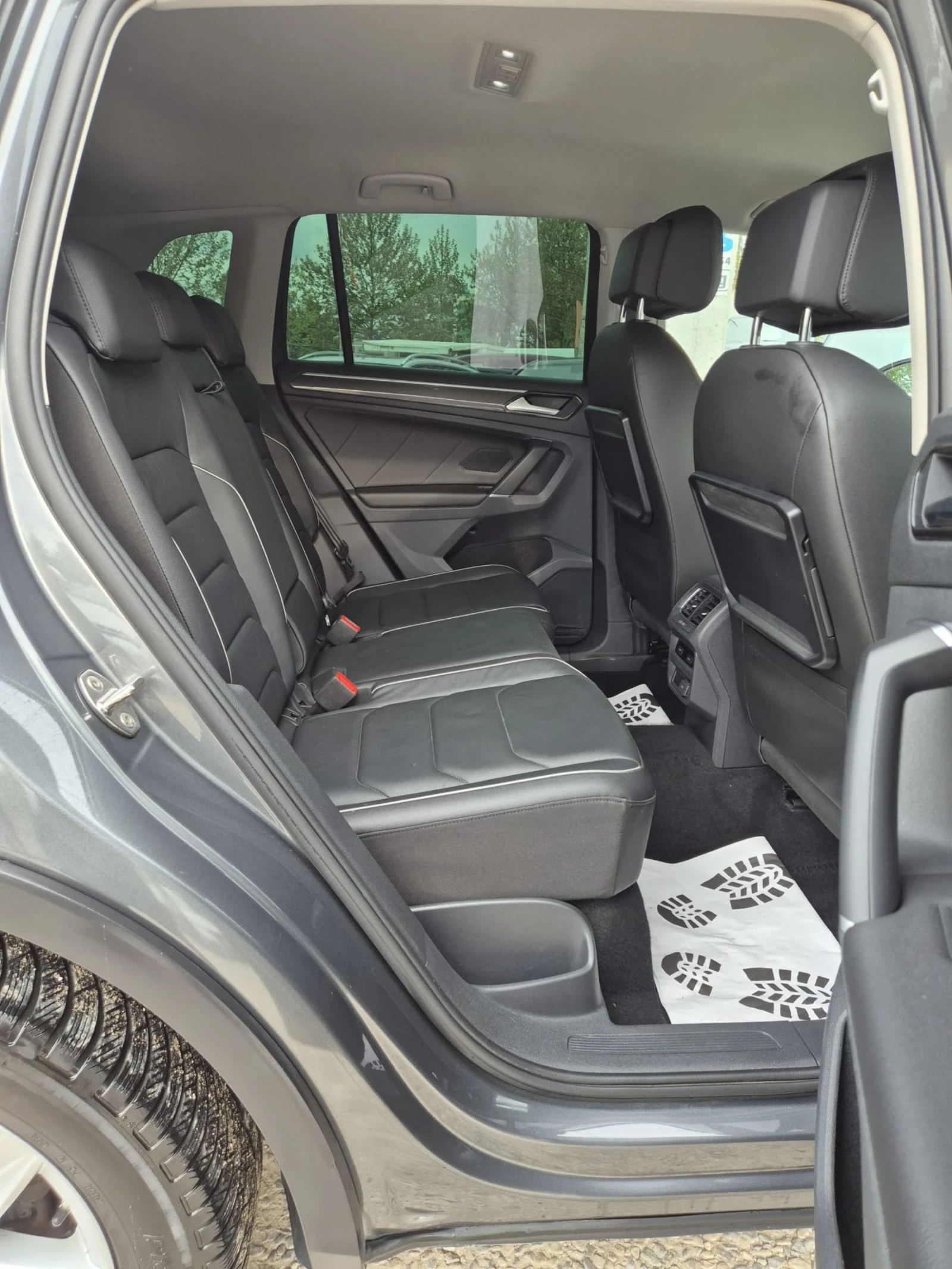 VW Tiguan 2.0tdi+ 4x4, снимка 9 - Автомобили и джипове - 54485111
