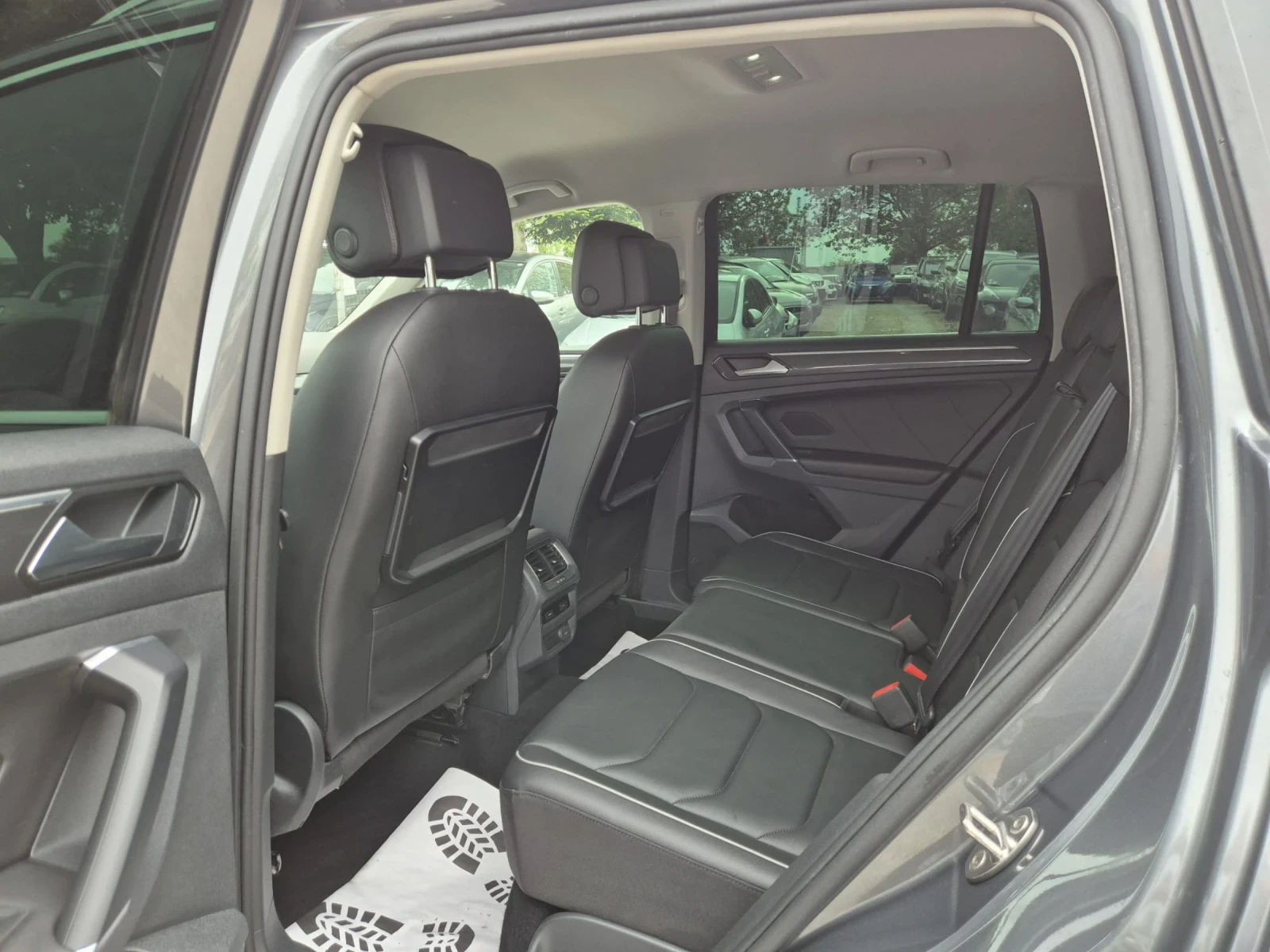VW Tiguan 2.0tdi+ 4x4, снимка 7 - Автомобили и джипове - 54485111