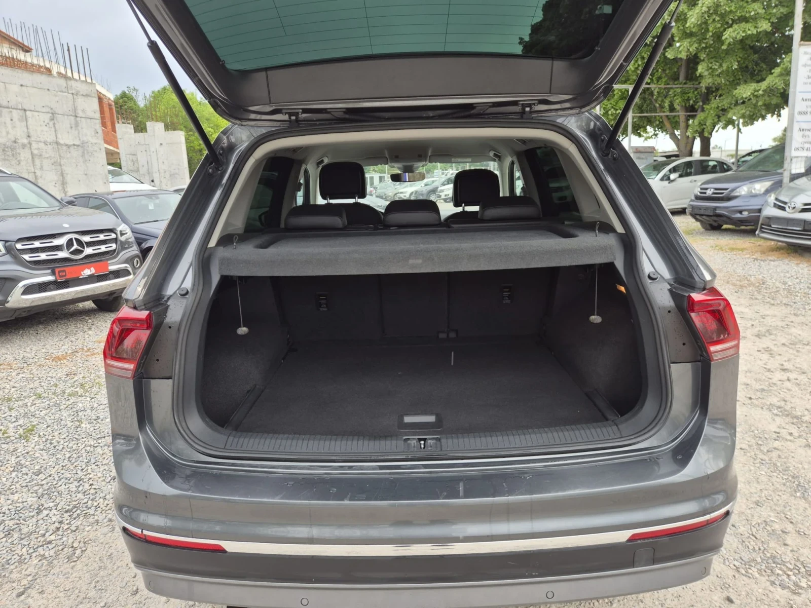 VW Tiguan 2.0tdi+ 4x4, снимка 8 - Автомобили и джипове - 54485111