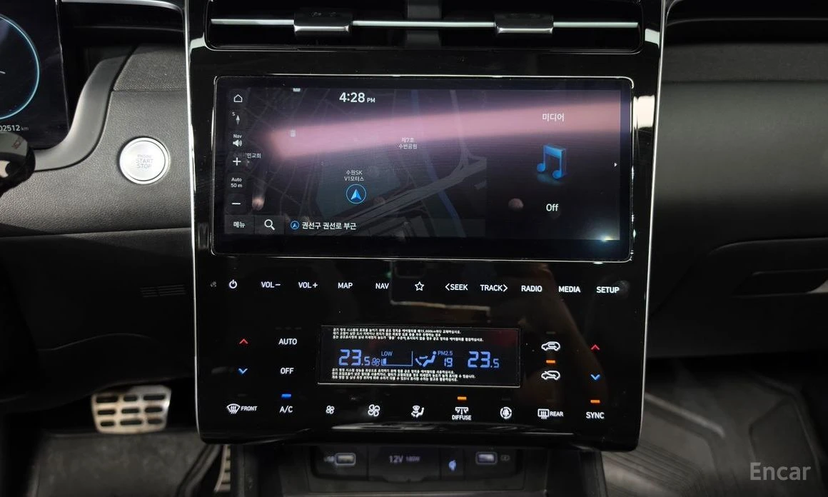 Hyundai Tucson, снимка 13 - Автомобили и джипове - 54633231