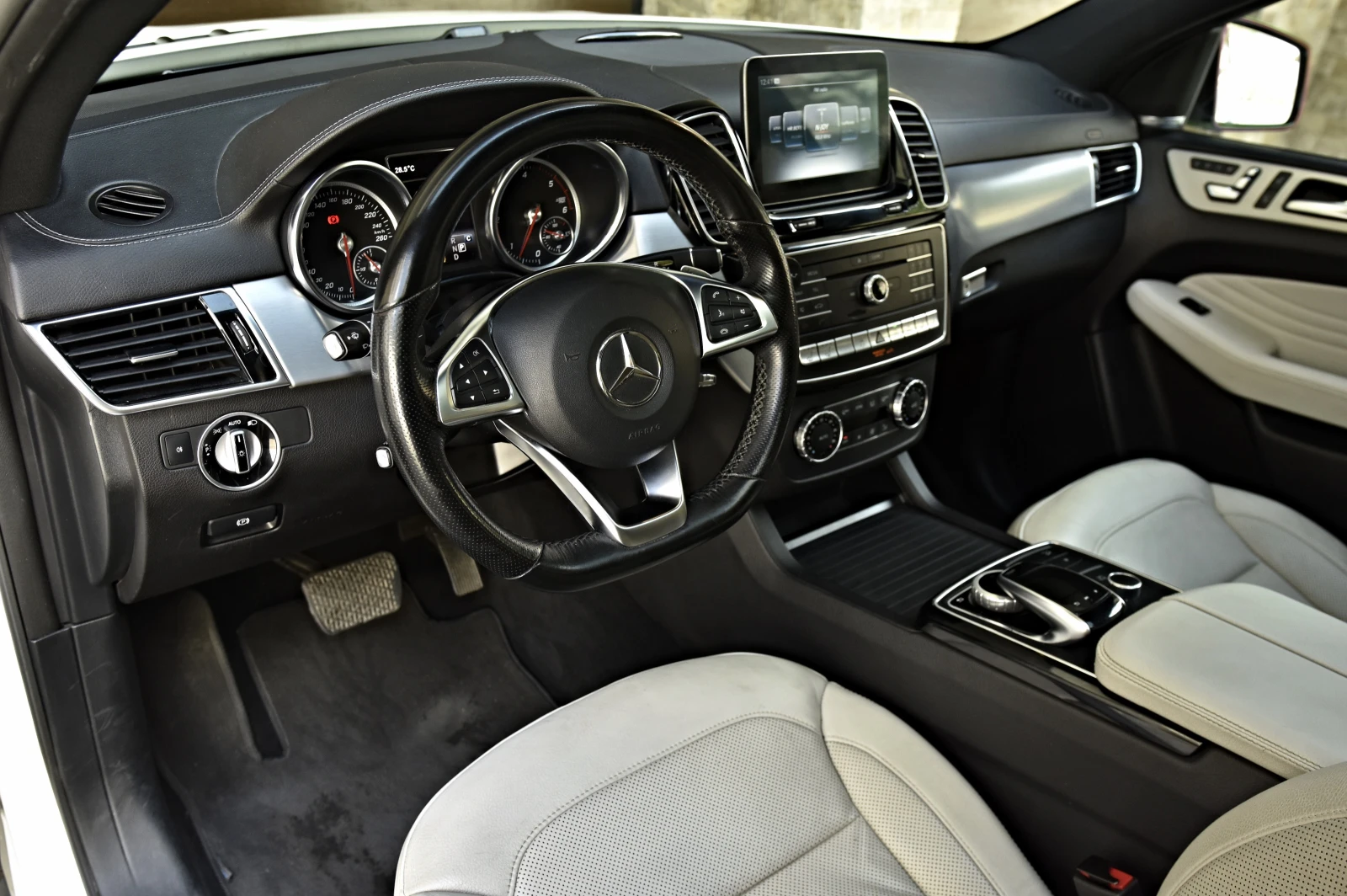 Mercedes-Benz GLE 350 COUPE, снимка 12 - Автомобили и джипове - 55014687