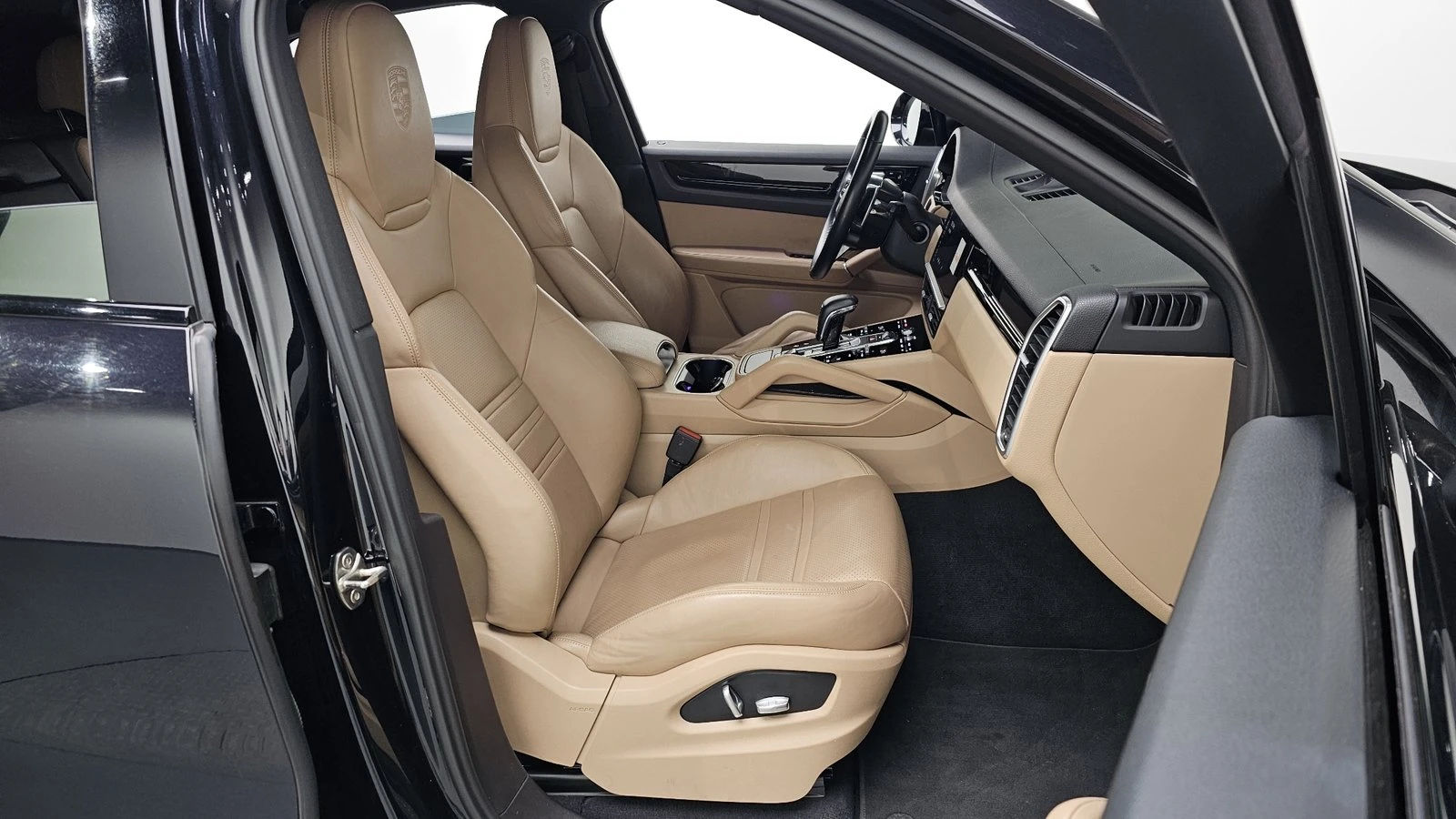Porsche Cayenne Coupe* ЛЮК* 360* KEYLESS* КРАЙНА ЦЕНА, снимка 12 - Автомобили и джипове - 55336526