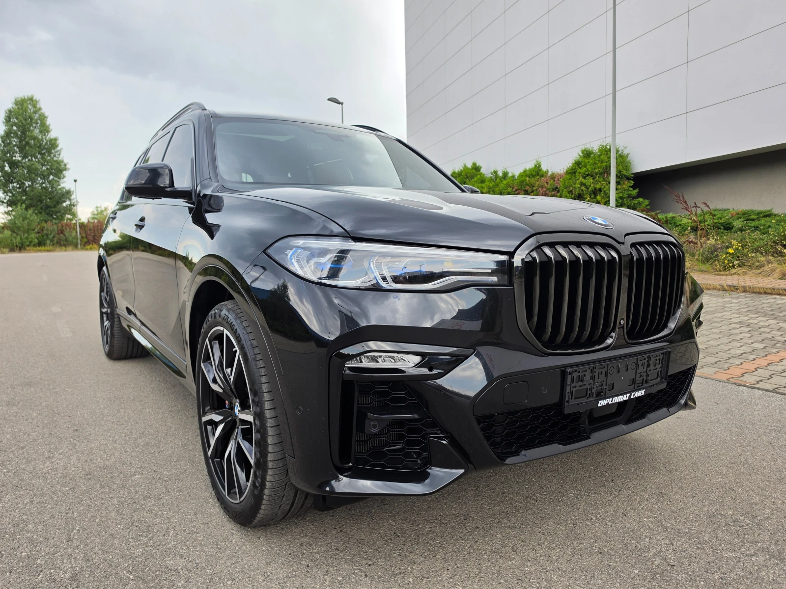 BMW X7 40i xDrive /TV/360/H&K/ SKY LOUNGE/ SOFT CLOSE | Mobile.bg � ����������� 2