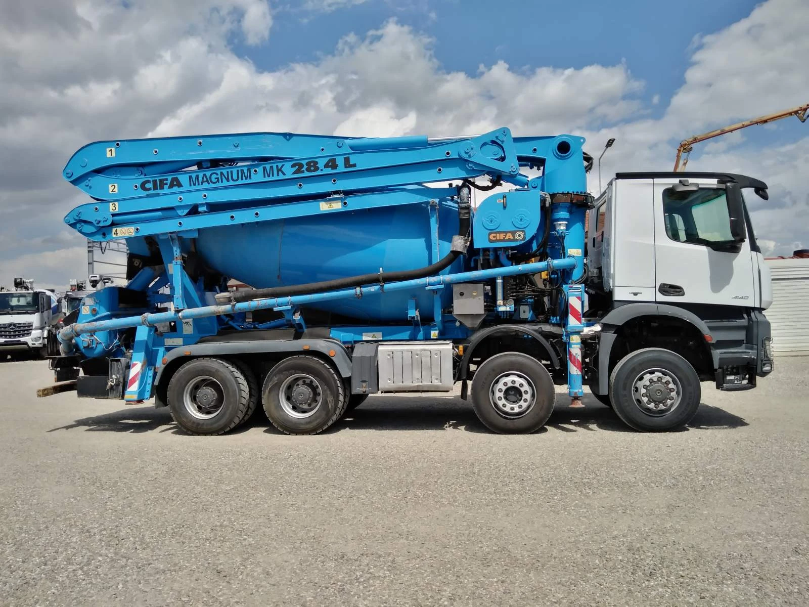 Бетон помпа Mercedes-Benz 4140 CIFA MAGNUM MK28.4L 8X6, снимка 8 - Индустриална техника - 55443558