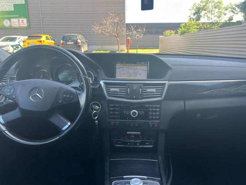 Mercedes-Benz E 350 FULL, снимка 11 - Автомобили и джипове - 46615728