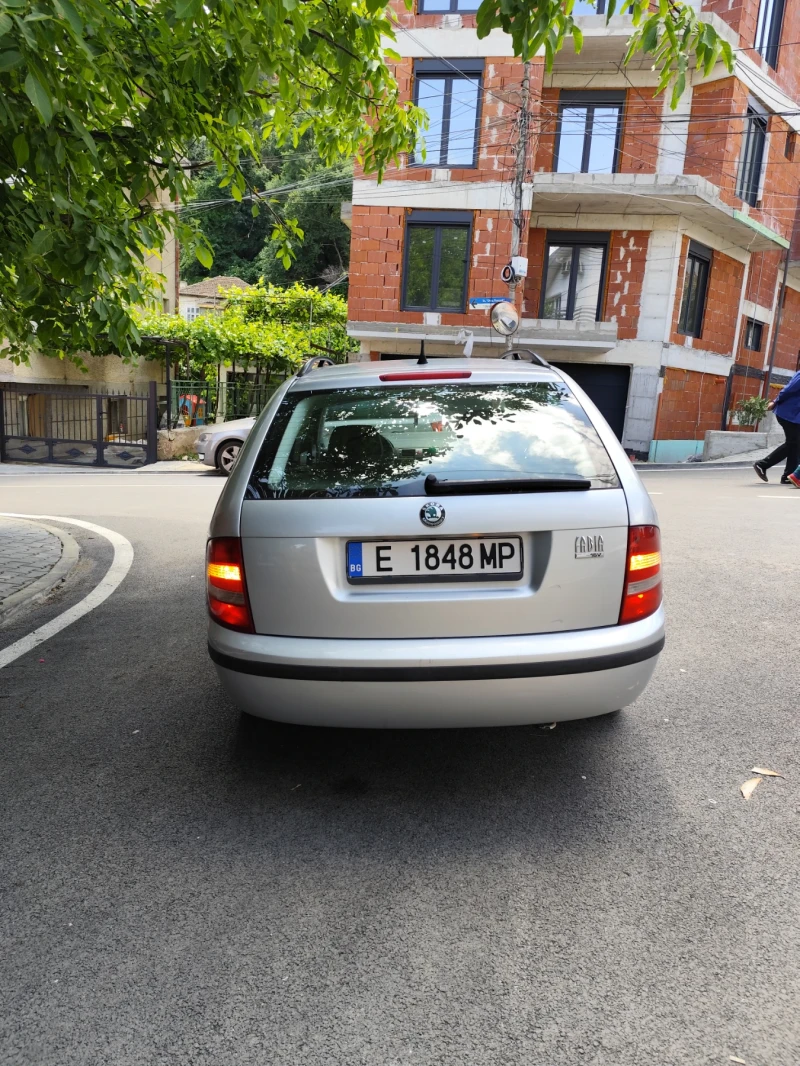Skoda Fabia 1.4 16V, снимка 3 - Автомобили и джипове - 52208845