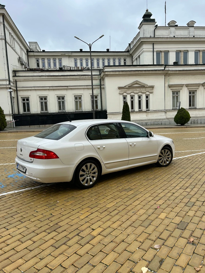 Skoda Superb, снимка 3 - Автомобили и джипове - 52309193