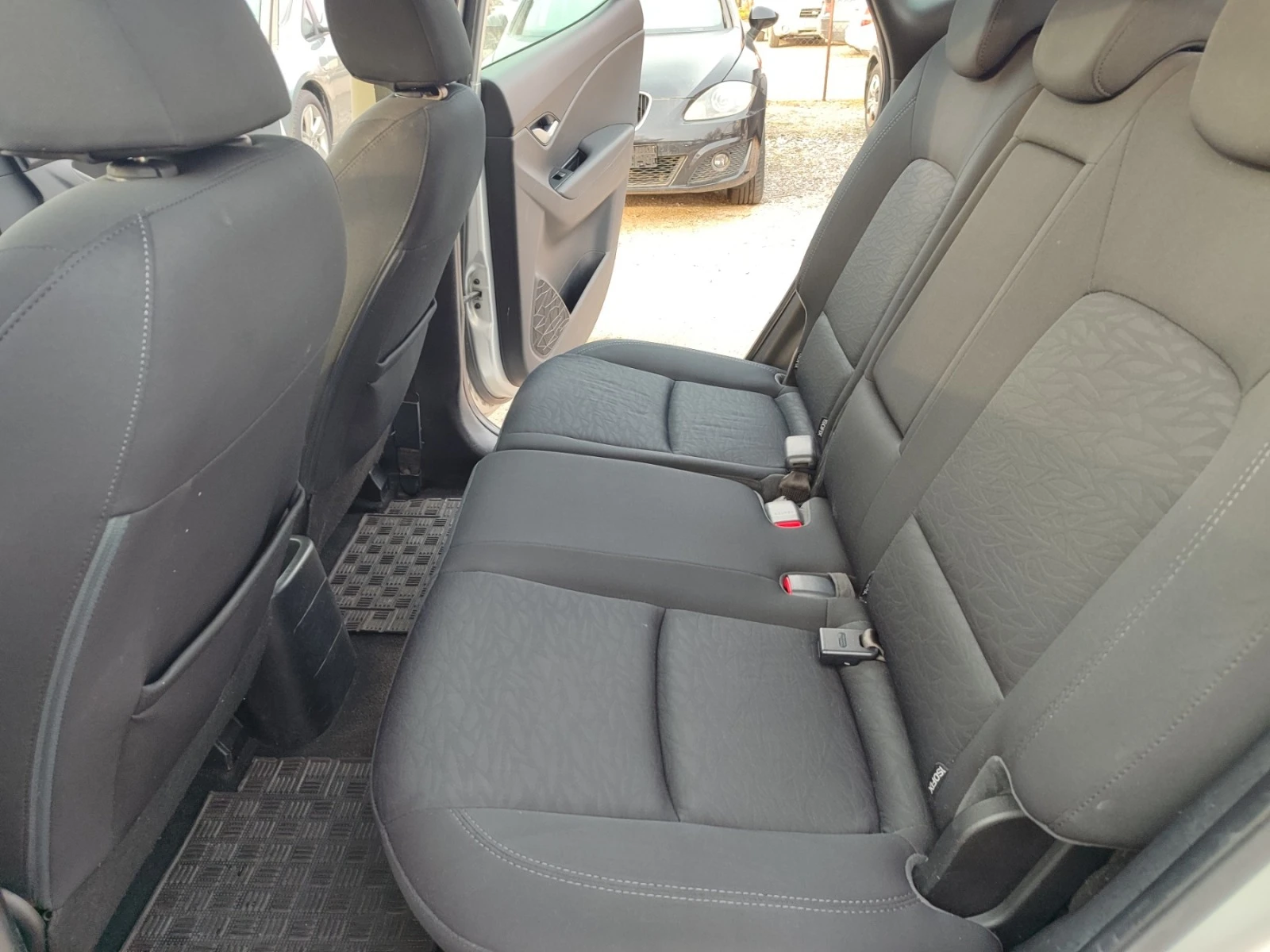 Hyundai Ix20 1.4i газ/бензин | Mobile.bg — изображение 11