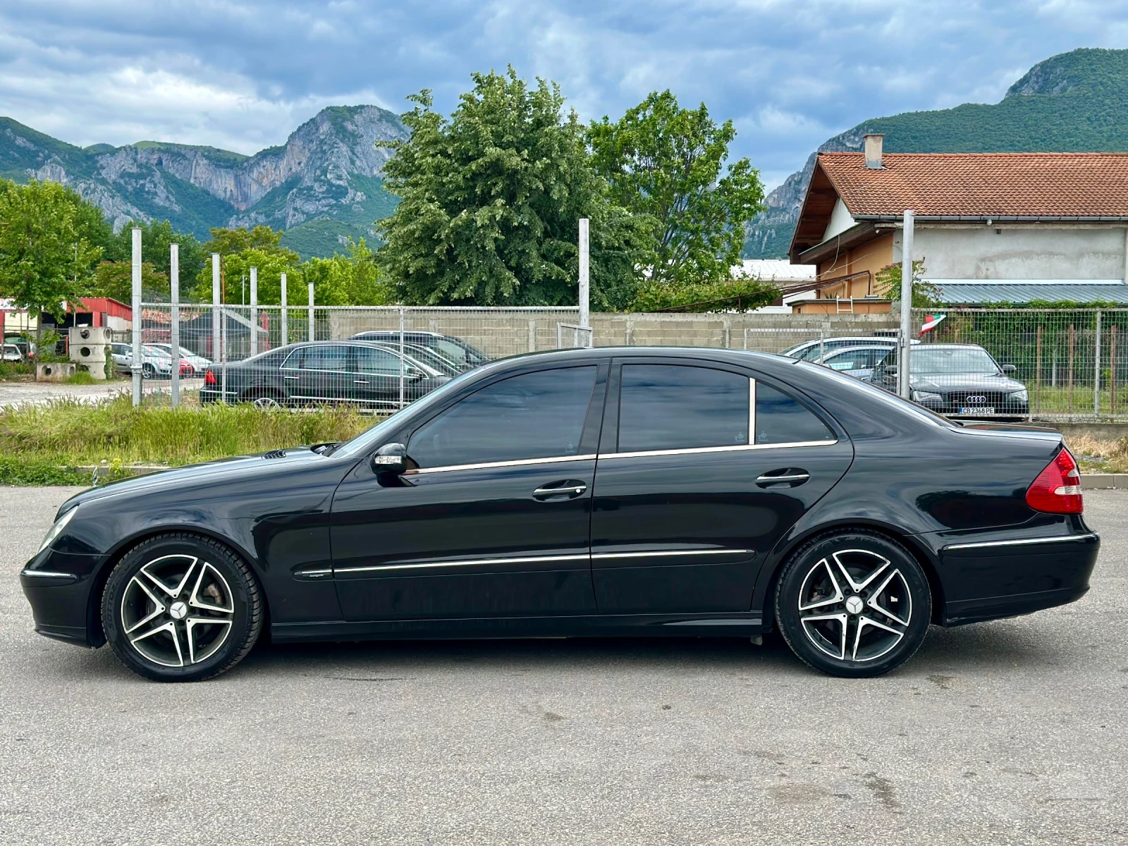 Mercedes-Benz E 280 * Avantgarde* Кожа* Подгрев*  - изображение 6