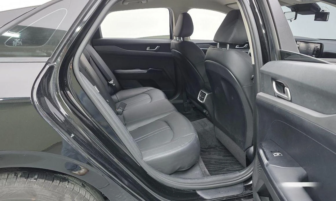 Kia K5 | Mobile.bg   12