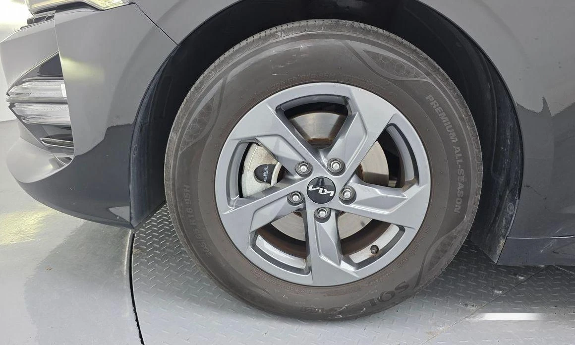 Kia K5  - изображение 5