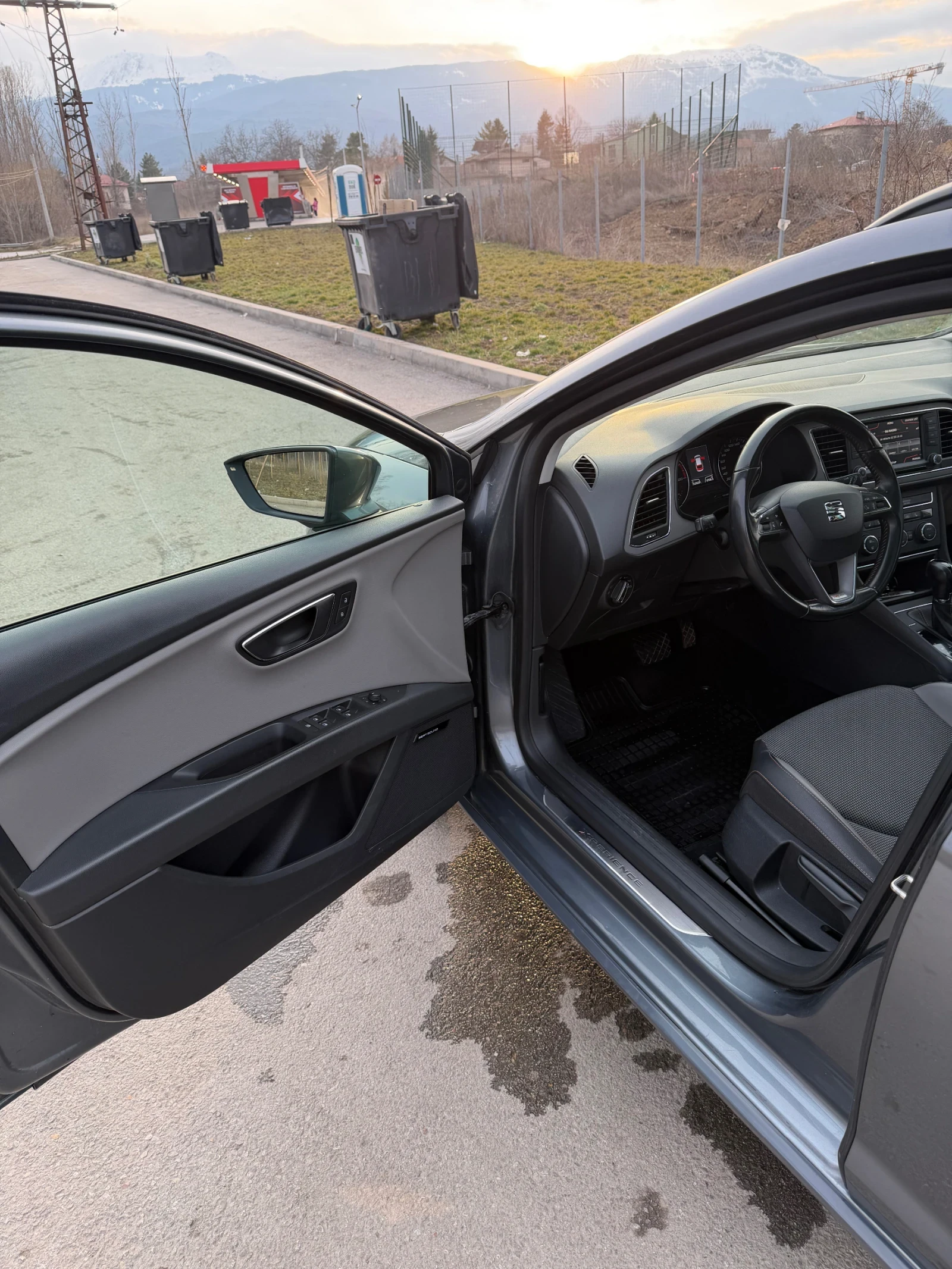 Seat Leon, снимка 8 - Автомобили и джипове - 53733909