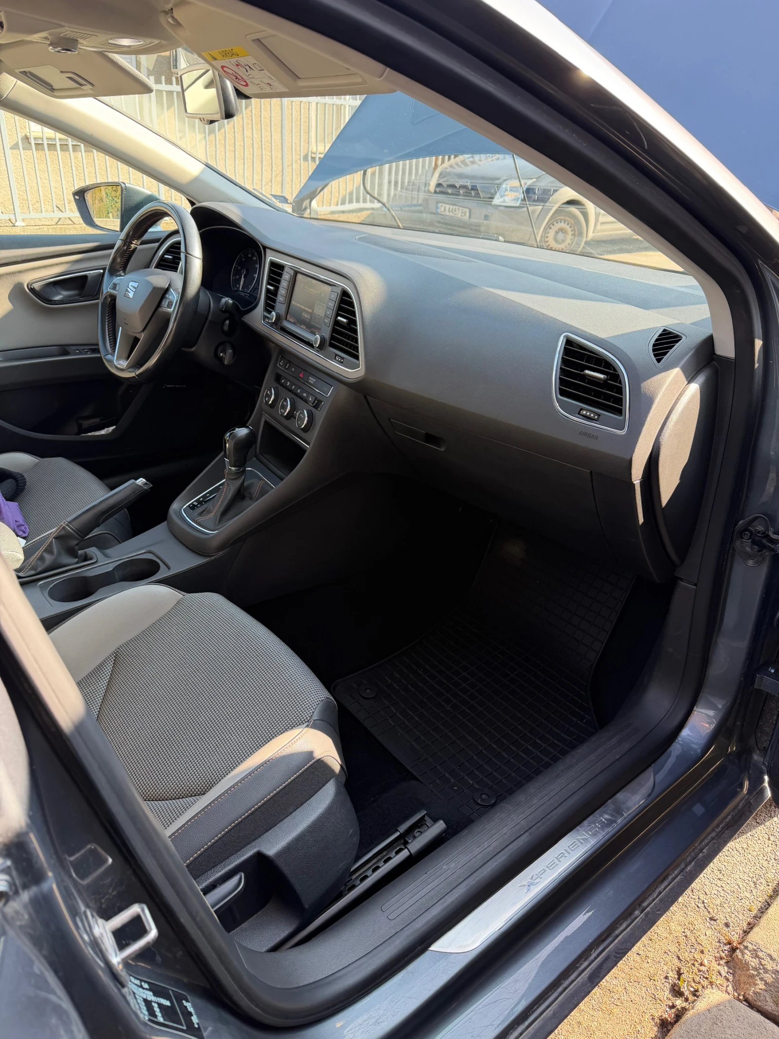 Seat Leon, снимка 9 - Автомобили и джипове - 53733909