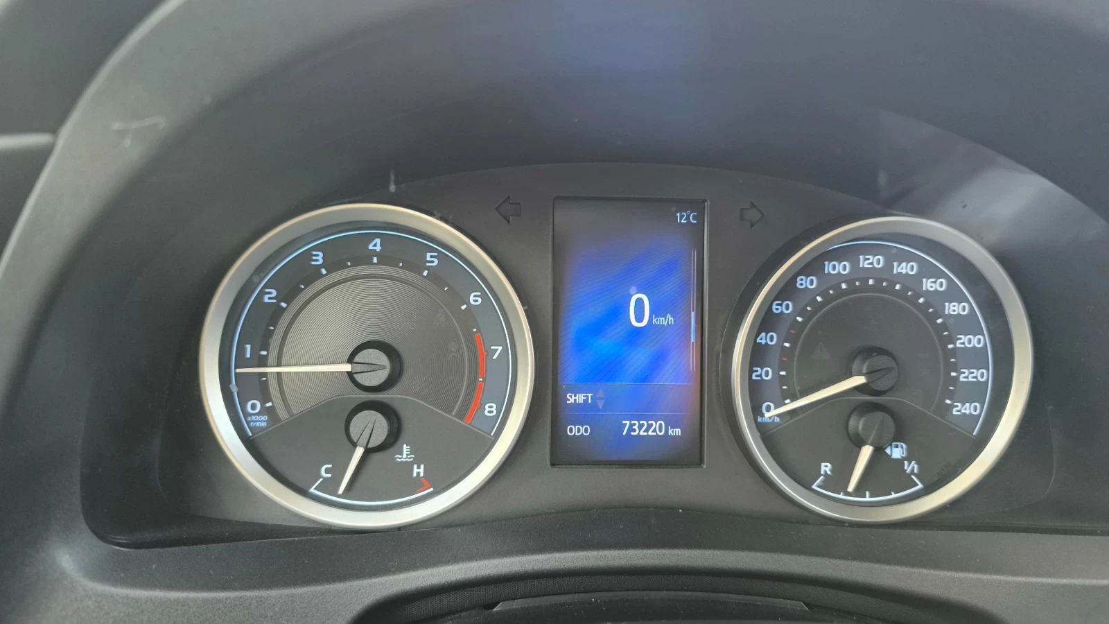 Toyota Corolla Executive, снимка 7 - Автомобили и джипове - 53810045