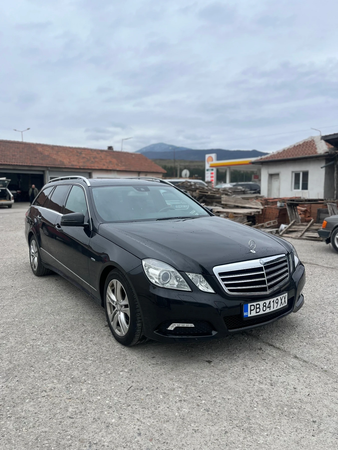 Mercedes-Benz E 200, снимка 2 - Автомобили и джипове - 53953462