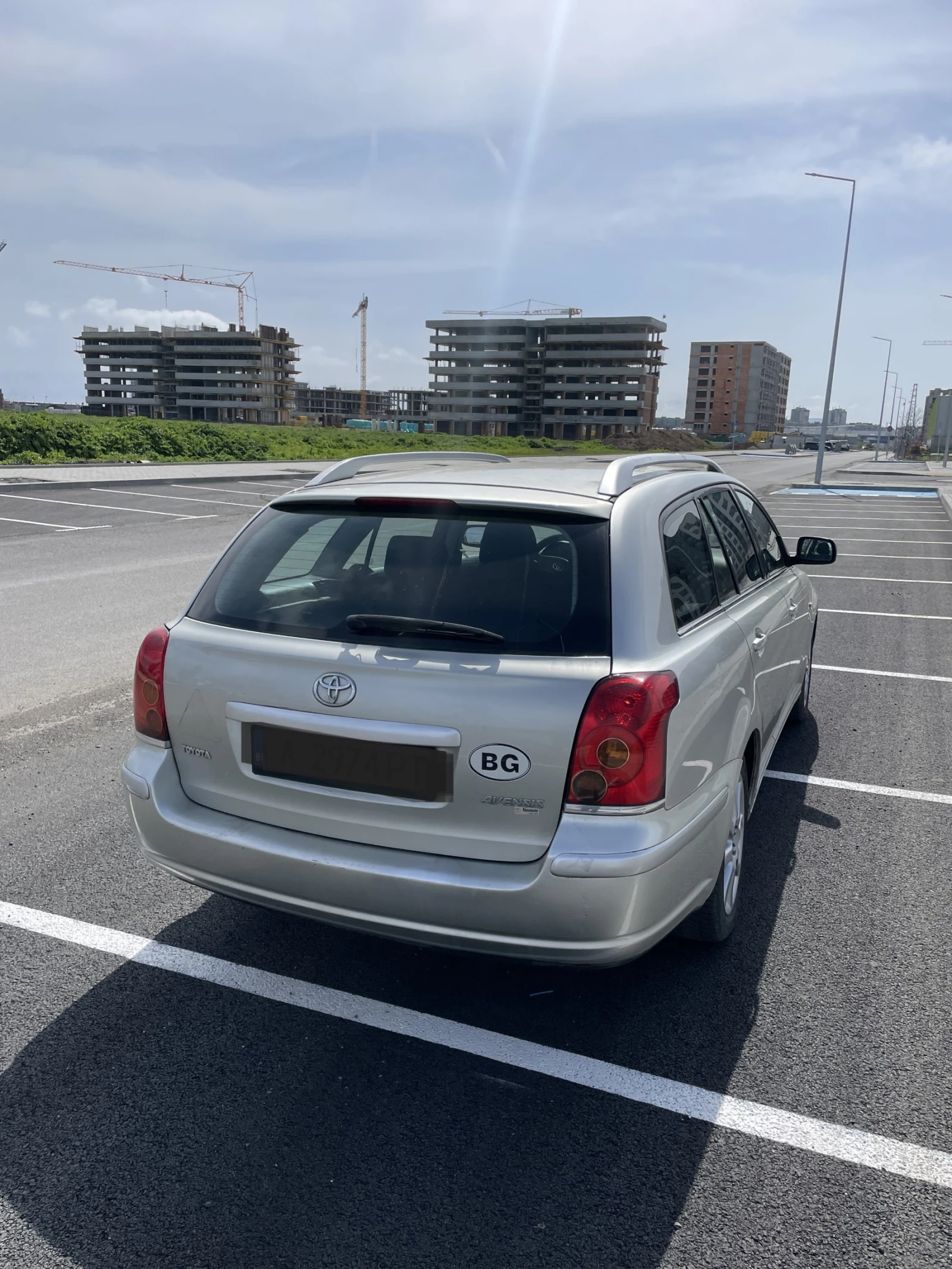 Toyota Avensis 1.8, снимка 5 - Автомобили и джипове - 54467627