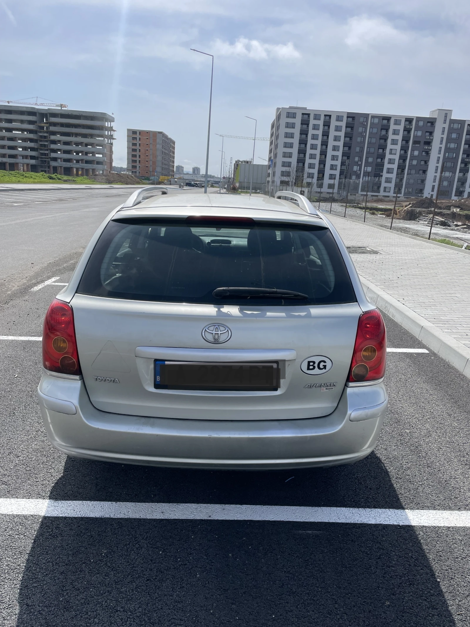 Toyota Avensis 1.8, снимка 4 - Автомобили и джипове - 54467627