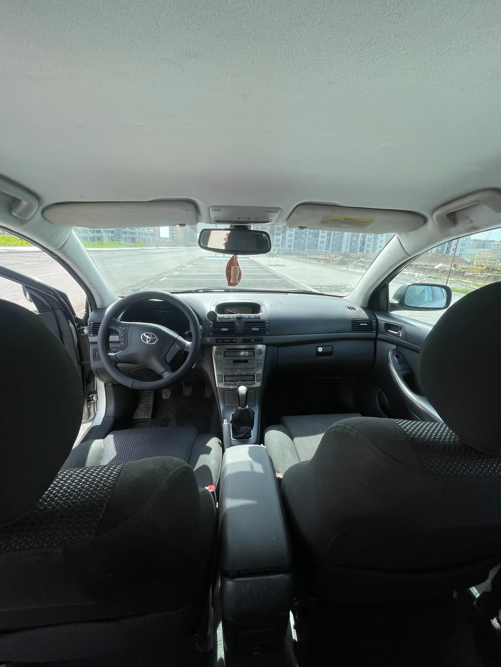 Toyota Avensis 1.8, снимка 8 - Автомобили и джипове - 54467627