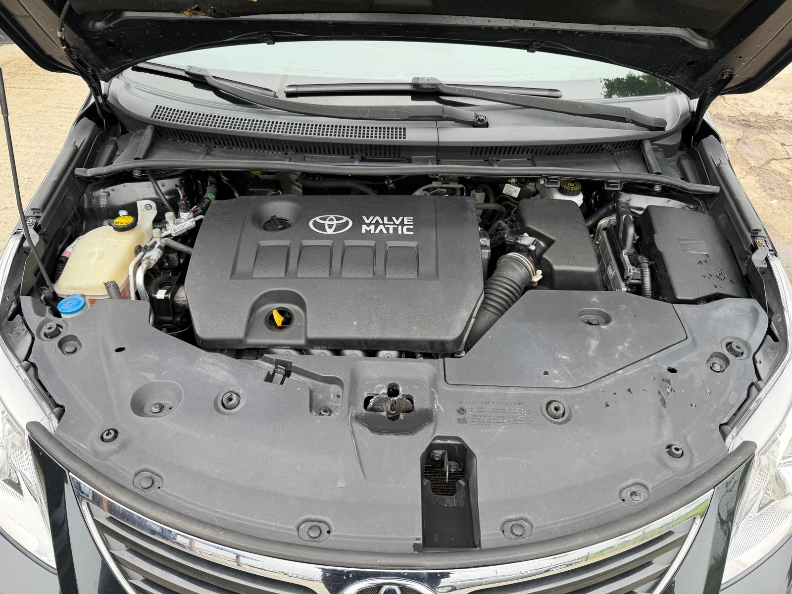 Toyota Avensis 1.8, снимка 14 - Автомобили и джипове - 54478623