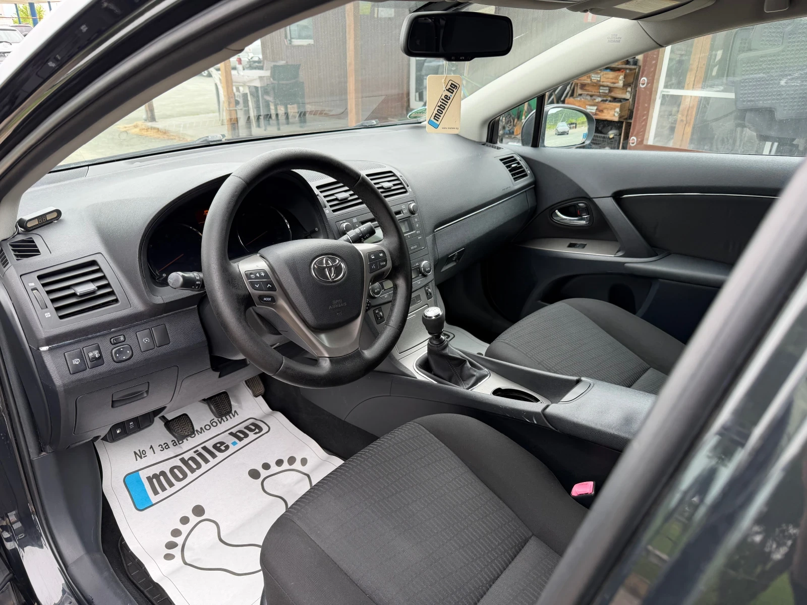 Toyota Avensis 1.8, снимка 10 - Автомобили и джипове - 54478623