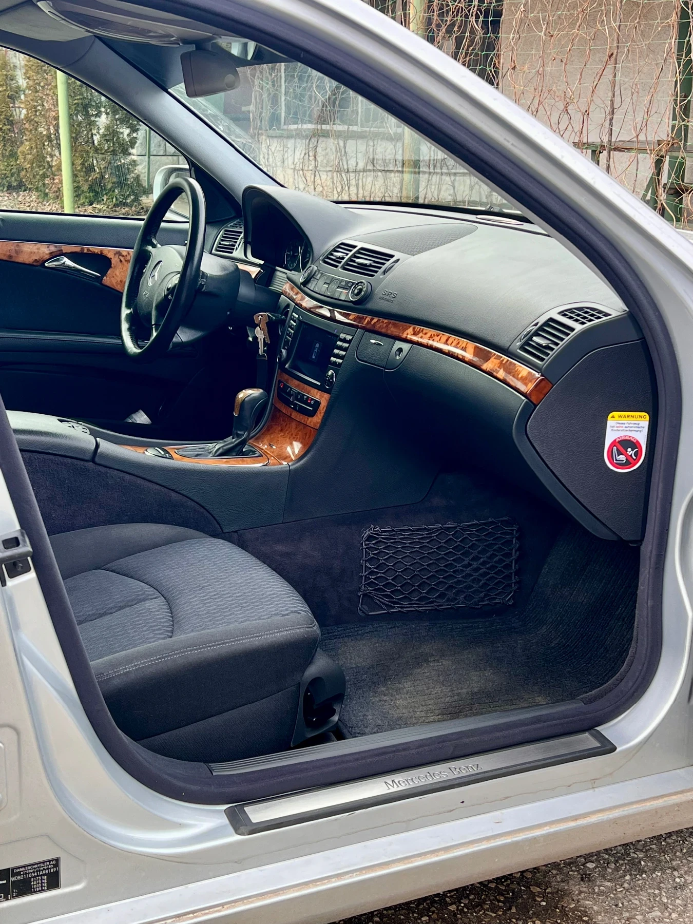 Mercedes-Benz E 280, снимка 7 - Автомобили и джипове - 54823007