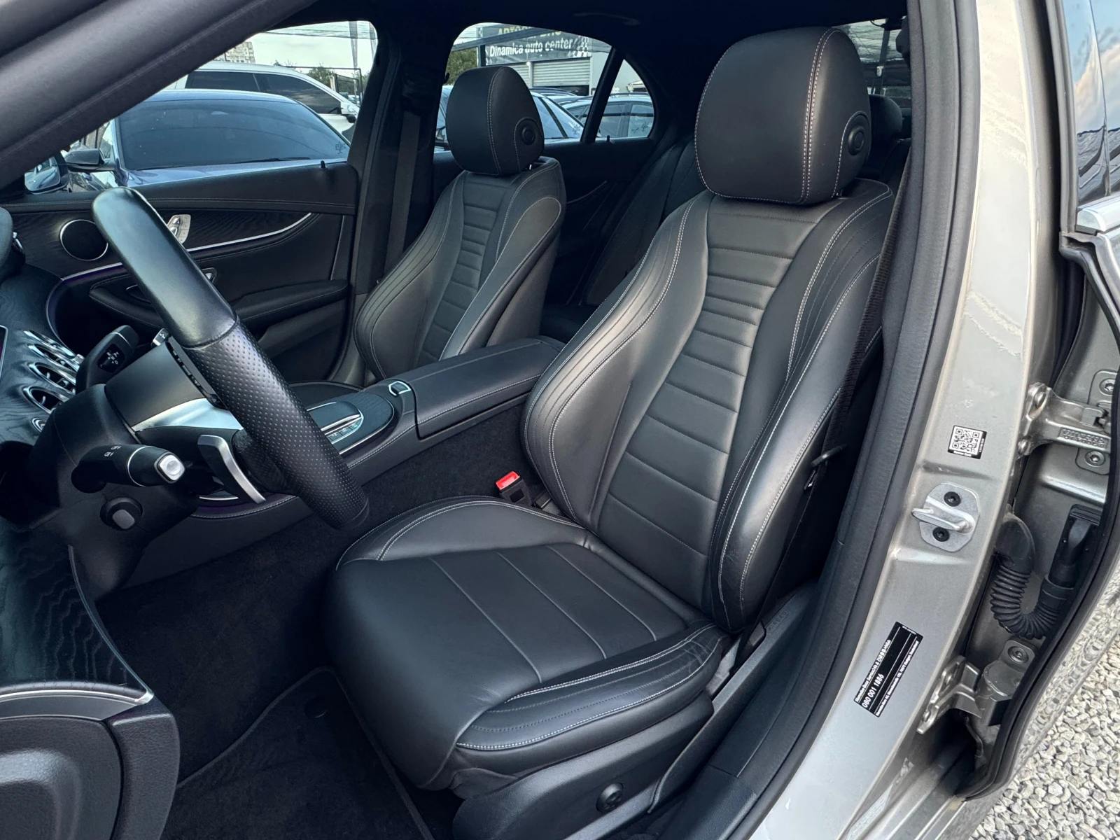 Mercedes-Benz E 220 d 4matic ! AMG Line !, снимка 7 - Автомобили и джипове - 55990995