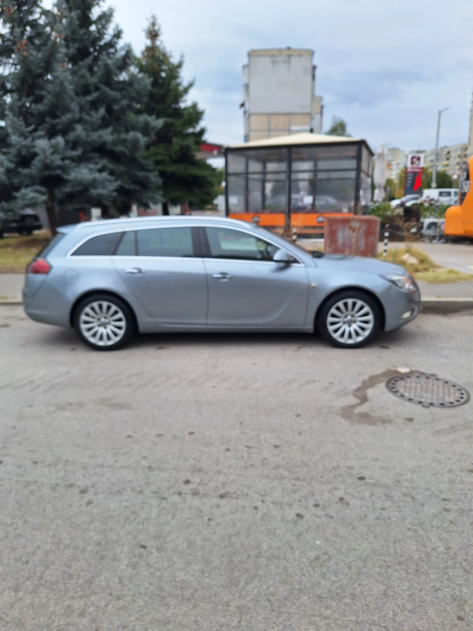 Opel Insignia, снимка 2 - Автомобили и джипове - 56551047