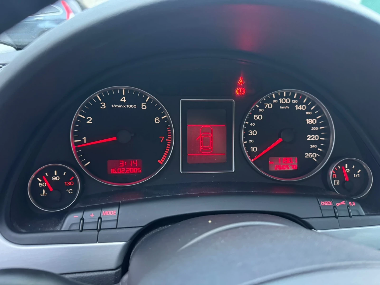 Audi A4 1.8T - Quattro - 6 скорости, снимка 12 - Автомобили и джипове - 56617367