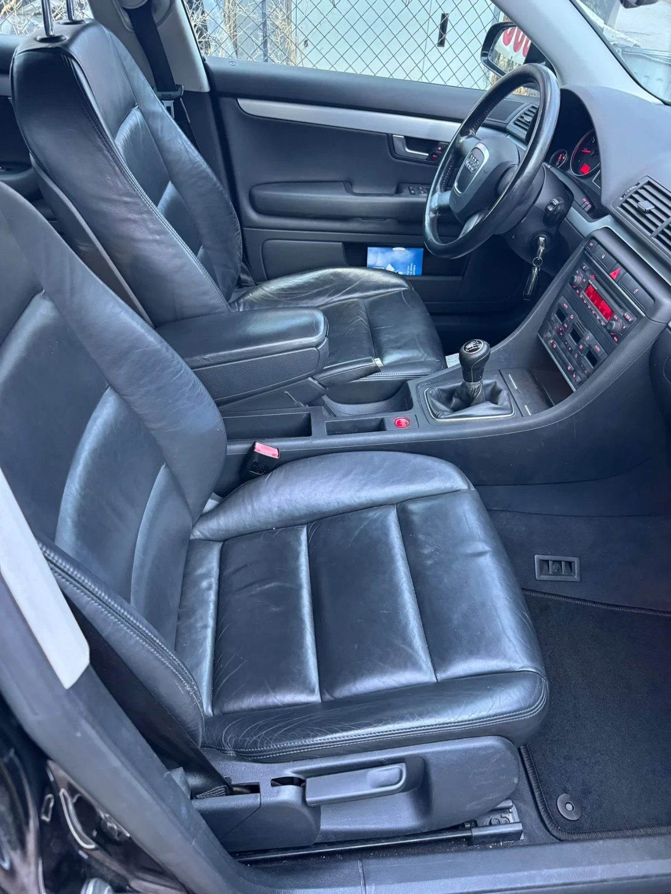 Audi A4 1.8T - Quattro - 6 скорости, снимка 11 - Автомобили и джипове - 56617367