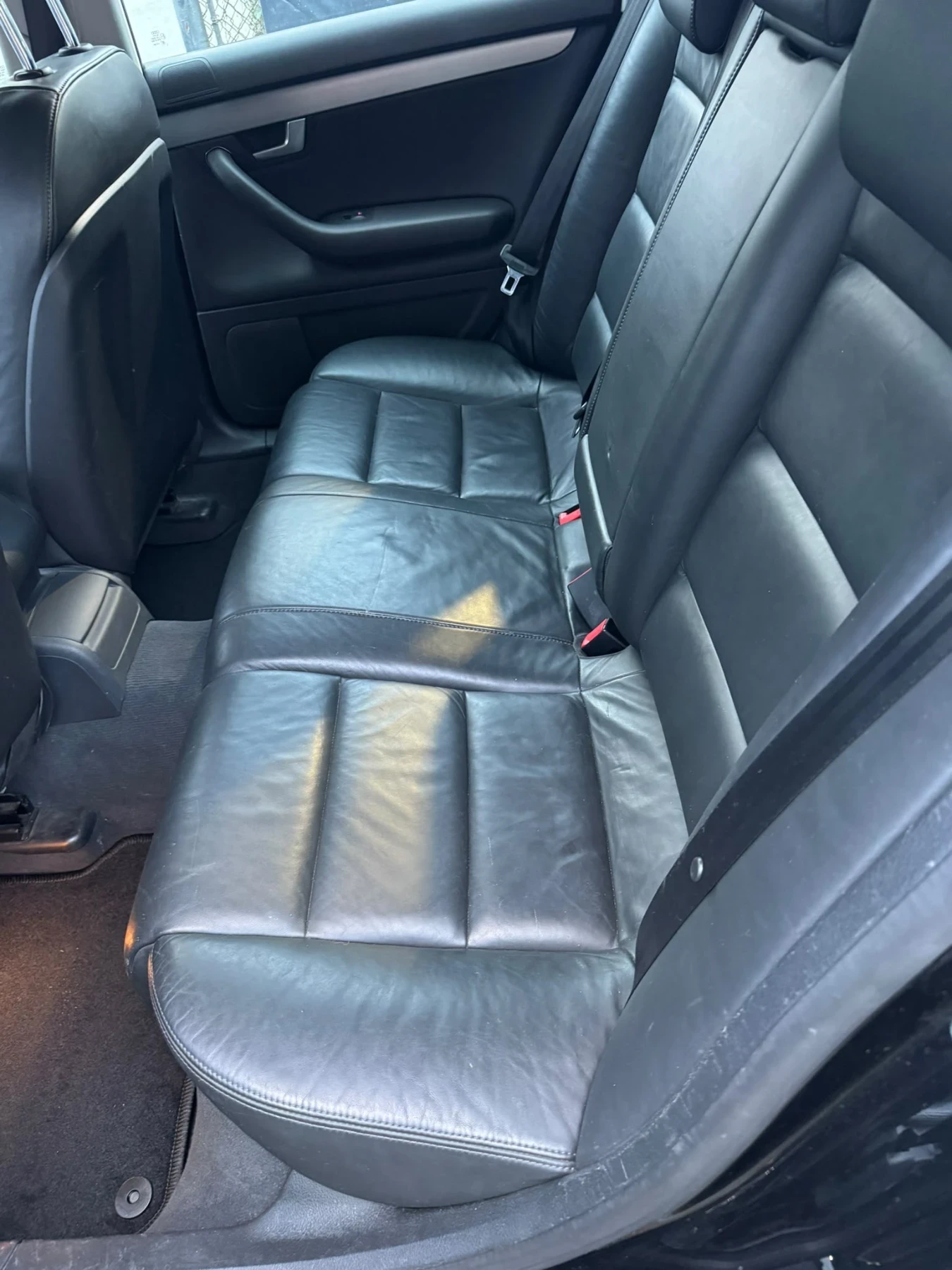 Audi A4 1.8T - Quattro - 6 скорости, снимка 9 - Автомобили и джипове - 56617367