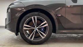 BMW X7 M60i/xDrive/FACELIFT/EXCLUSIV/PANO SKY/H&K/HEAD UP, снимка 2