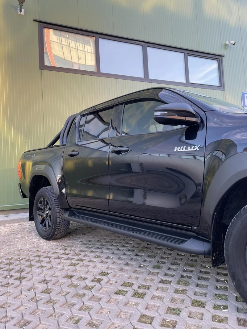 Toyota Hilux Invincible 2.8D, снимка 5 - Автомобили и джипове - 44094176