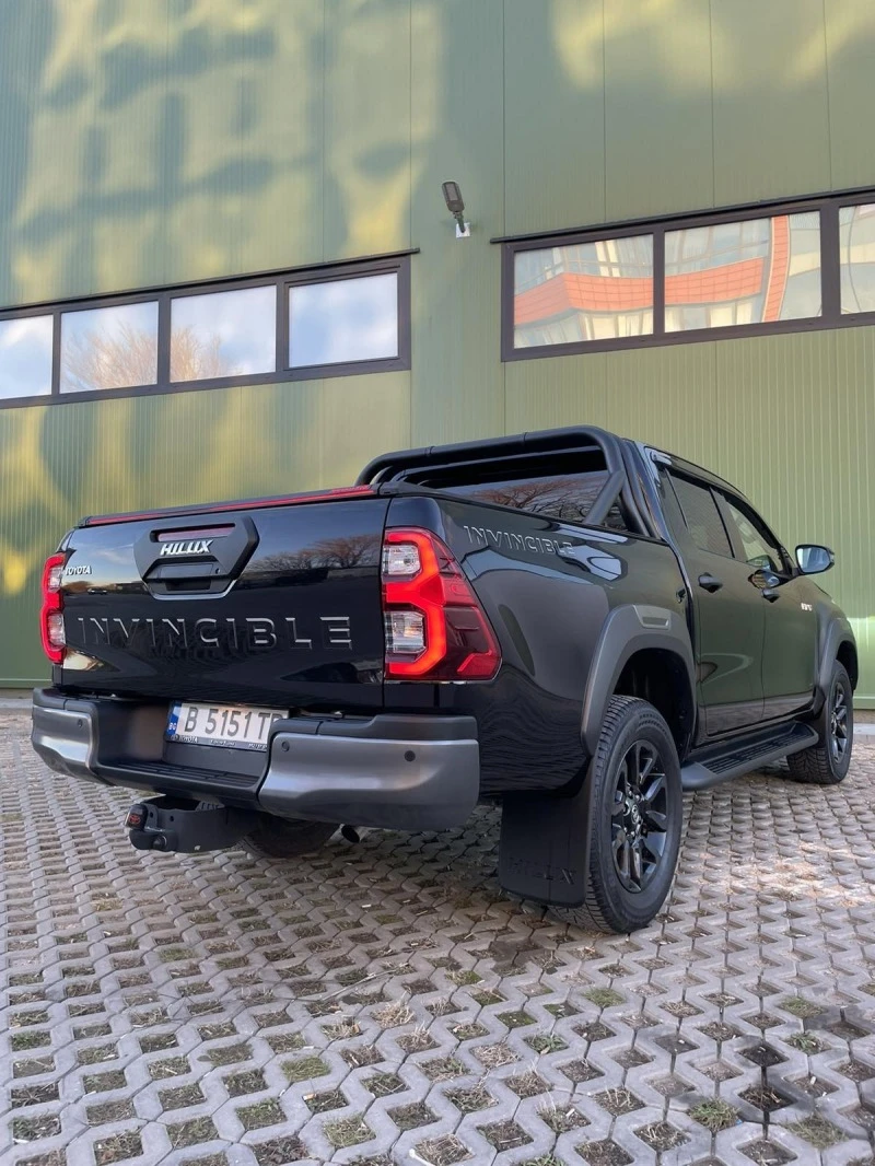 Toyota Hilux Invincible 2.8D, снимка 8 - Автомобили и джипове - 44094176