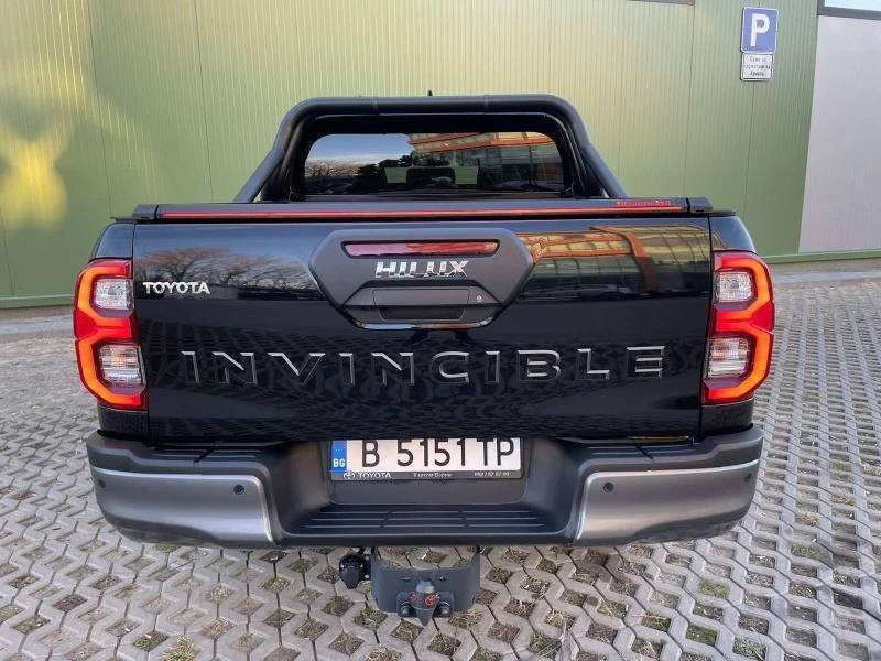 Toyota Hilux Invincible 2.8D, снимка 7 - Автомобили и джипове - 44094176