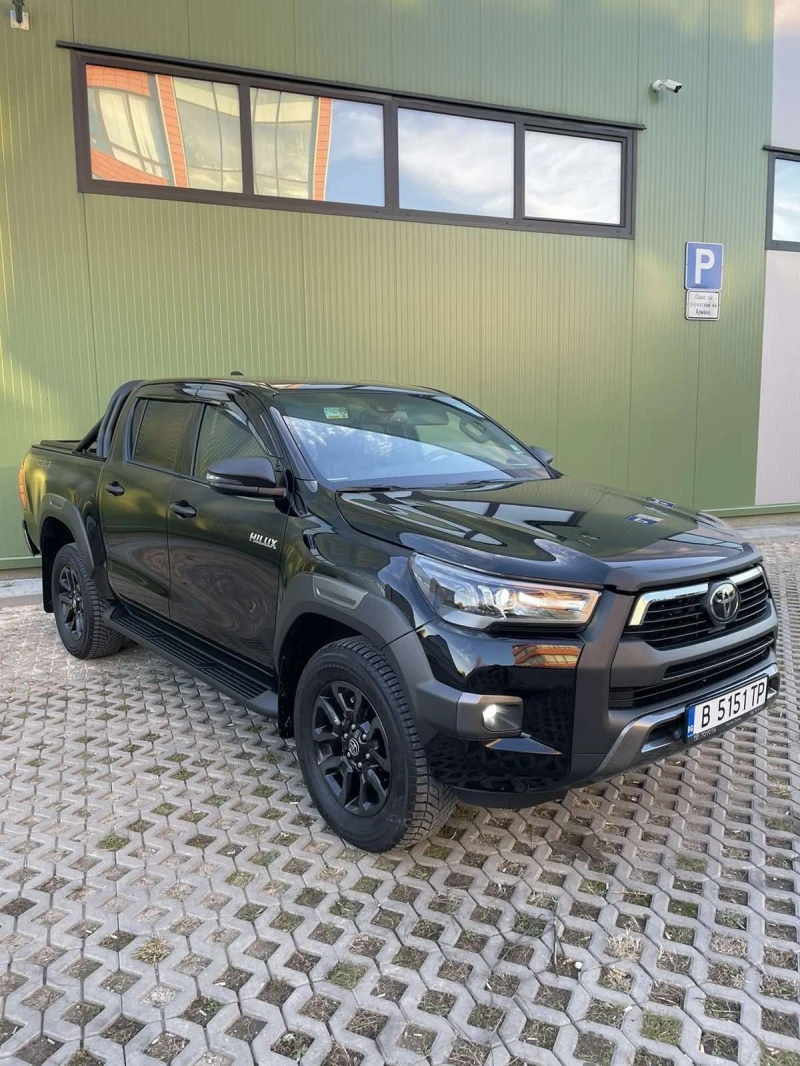 Toyota Hilux Invincible 2.8D, снимка 4 - Автомобили и джипове - 44094176