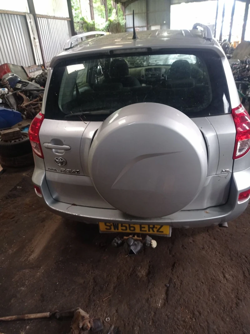 Toyota Rav4 2.0VVTI 150 kc, снимка 7 - Автомобили и джипове - 50331841