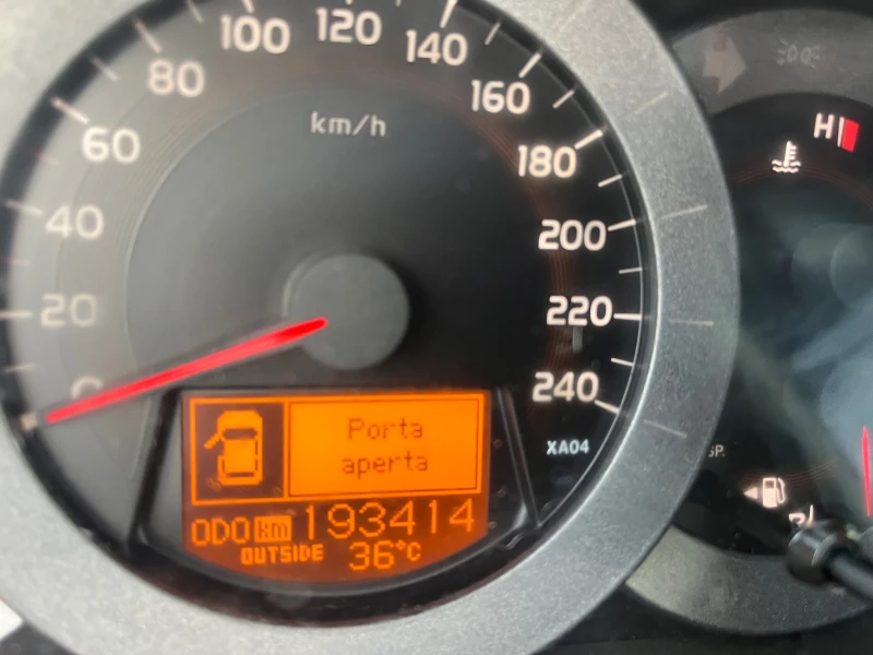 Toyota Rav4 2.2/D4D/4x4/136/6скорости, снимка 14 - Автомобили и джипове - 50942519