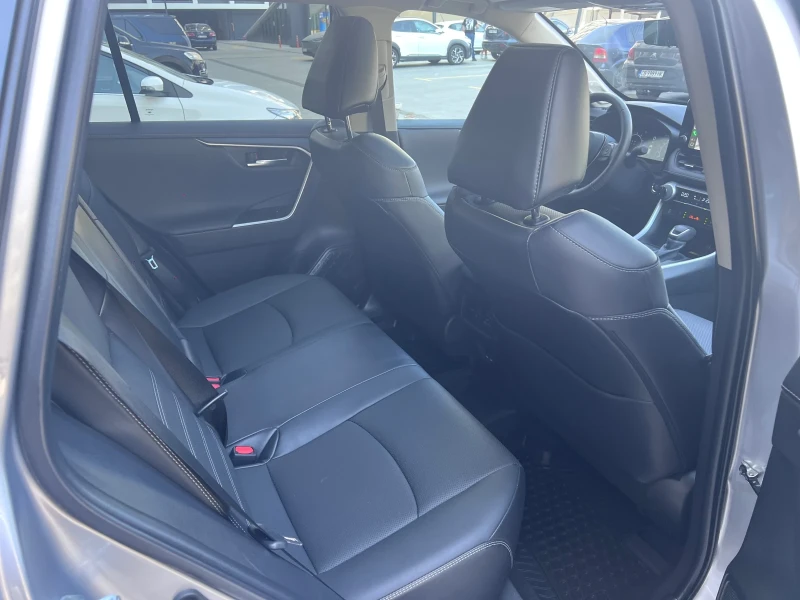 Toyota Rav4 2.5* 4x4* 360 CAM* Обдухване* ФУЛ ЕКСТРИ, снимка 8 - Автомобили и джипове - 52971606