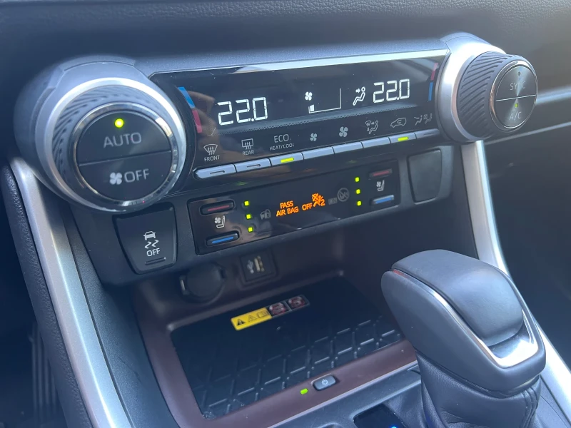 Toyota Rav4 2.5* 4x4* 360 CAM* Обдухване* ФУЛ ЕКСТРИ, снимка 14 - Автомобили и джипове - 52971606