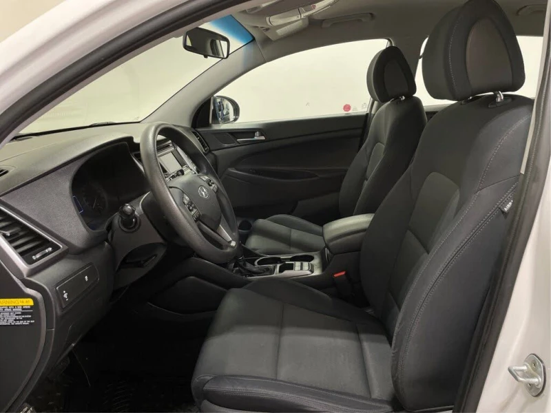 Hyundai Tucson !2.0L SE FWD!* АвтоКредит* Цена до БГ* , снимка 11 - Автомобили и джипове - 53576328