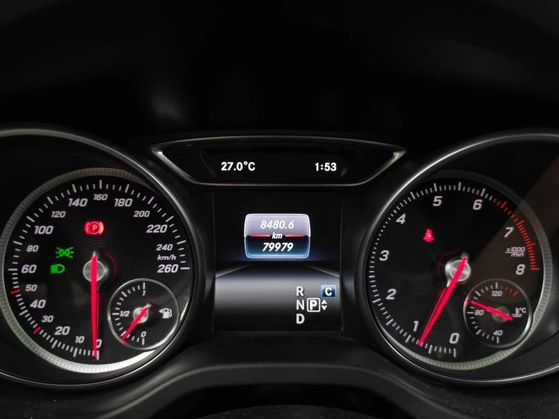 Mercedes-Benz GLA GLA220| 184к.с.| ВКЛ.ТЕХНОТЕСТ, снимка 8 - Автомобили и джипове - 55222242