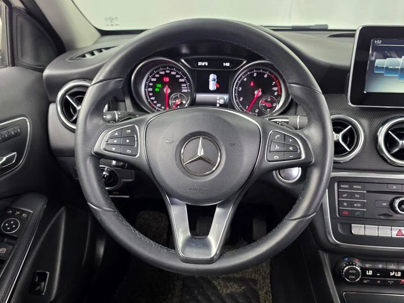 Mercedes-Benz GLA GLA220| 184к.с.| ВКЛ.ТЕХНОТЕСТ, снимка 13 - Автомобили и джипове - 55222242