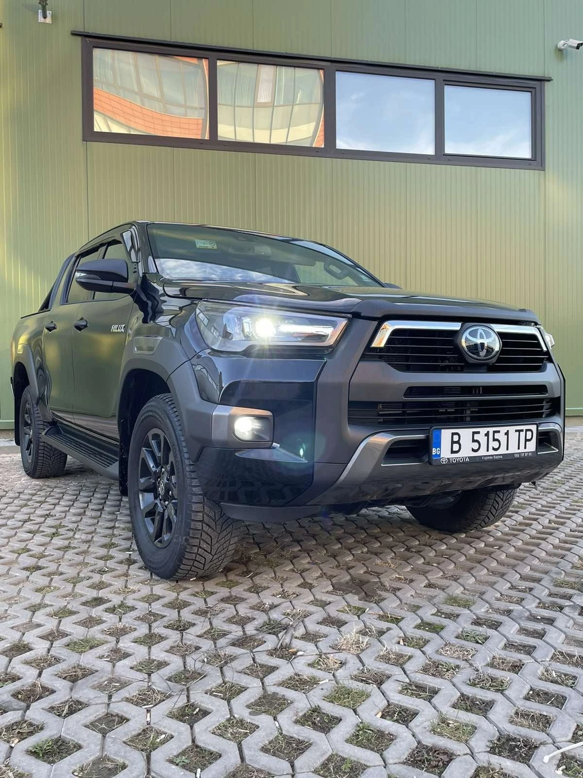 Toyota Hilux Invincible 2.8D - изображение 6