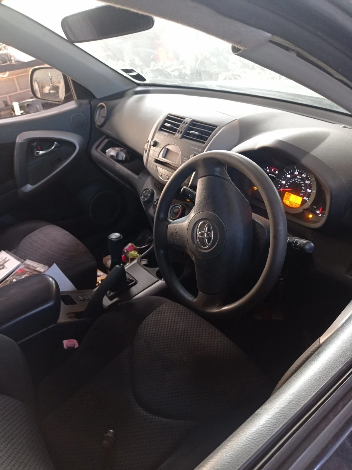 Toyota Rav4 2.0VVTI 150 kc - изображение 6