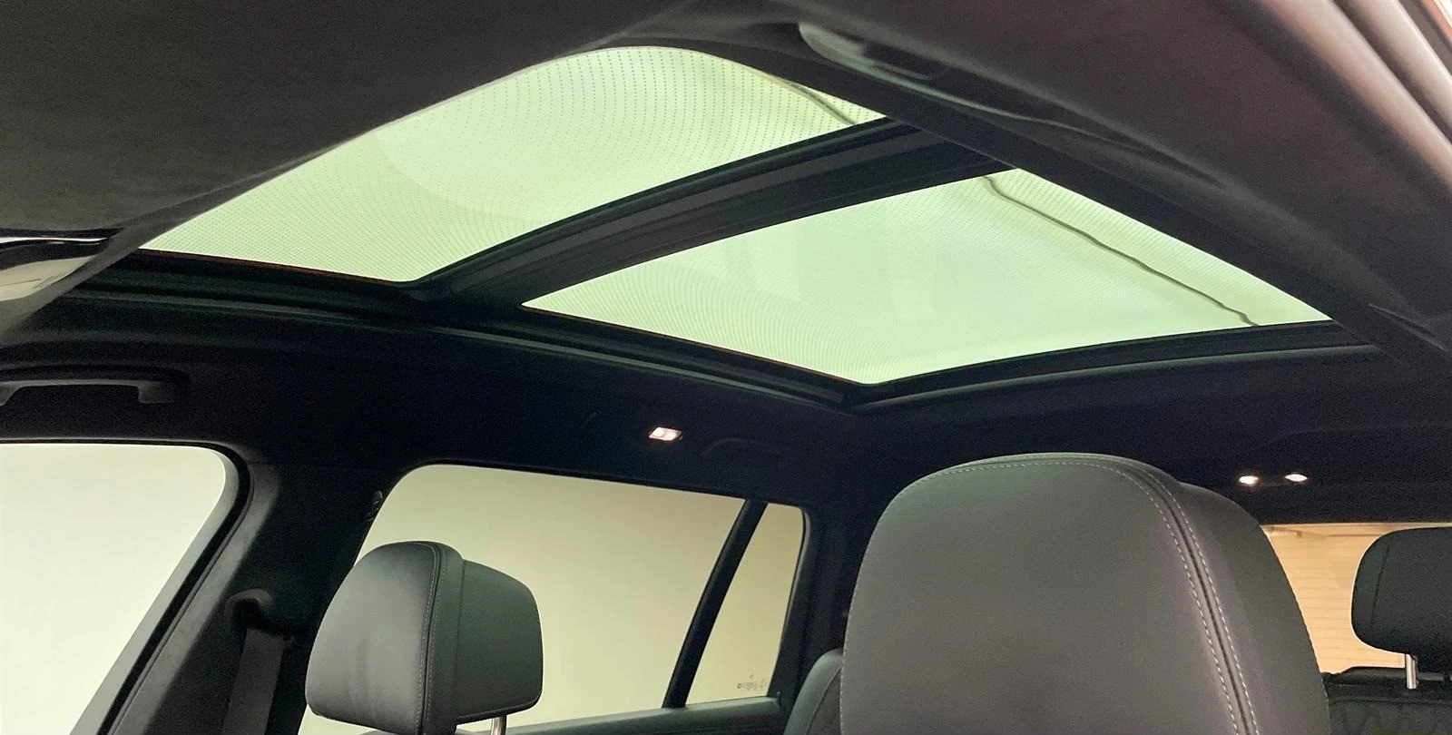 BMW X7 M60i/xDrive/FACELIFT/EXCLUSIV/PANO SKY/H&K/HEAD UP - изображение 6