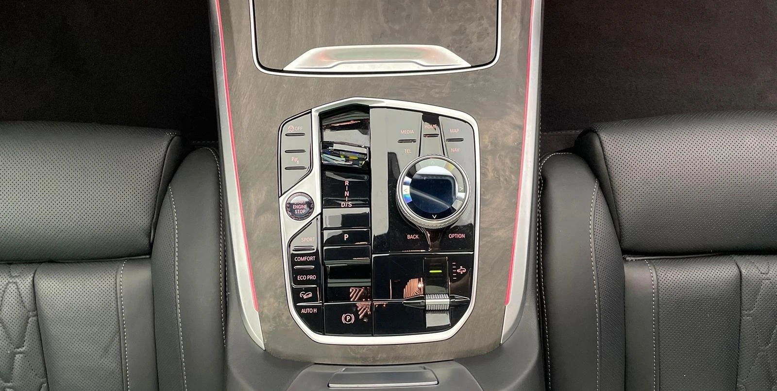 BMW X7 M60i/xDrive/FACELIFT/EXCLUSIV/PANO SKY/H&K/HEAD UP - изображение 9