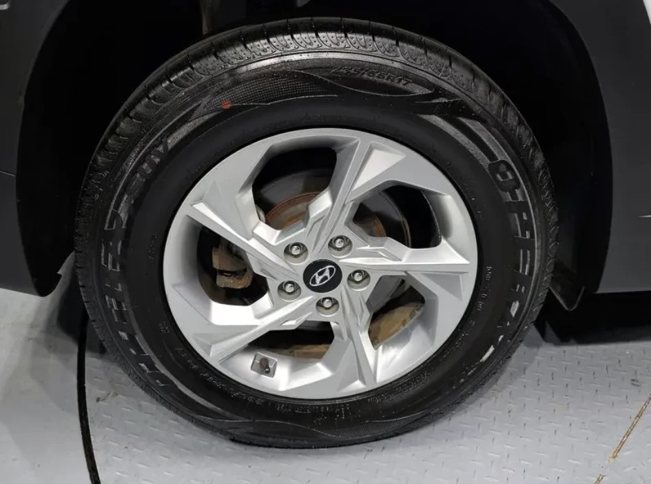 Hyundai Tucson Diesel 2.0 4WD Modern, снимка 5 - Автомобили и джипове - 54487474