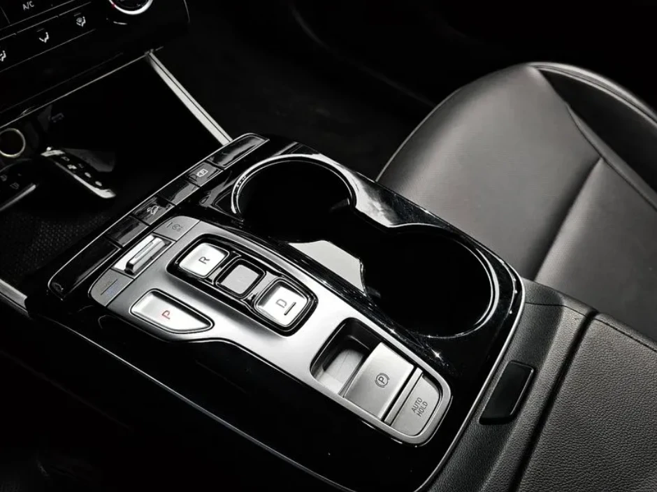 Hyundai Tucson Diesel 2.0 4WD Modern, снимка 9 - Автомобили и джипове - 54487474